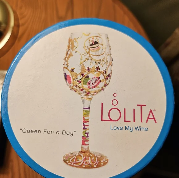 Lolita handpainted wine glass for the Birthday Girl - Picture 4 of 8